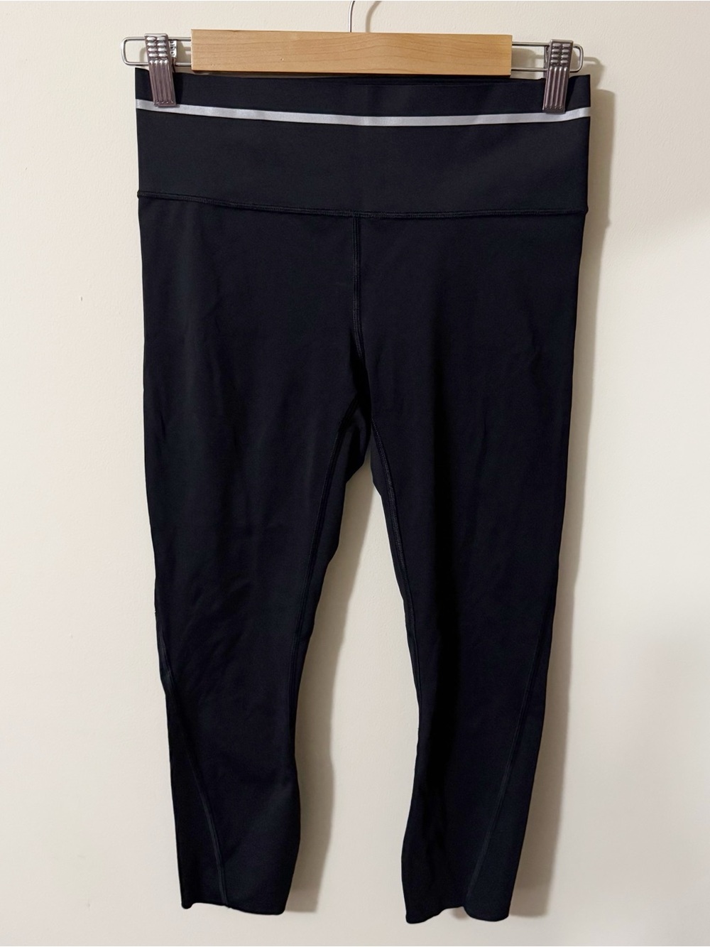 Athleta Black Womens Cropped Raw Hem Leggings Size Small Gym Running